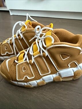 Jordan Kids Sneakers in Gum, Gold and White